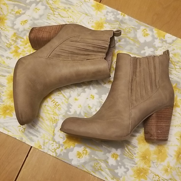 Madden Girl Shoes - Madden Girl Sz 8 Booties Ankle Boots VGUC